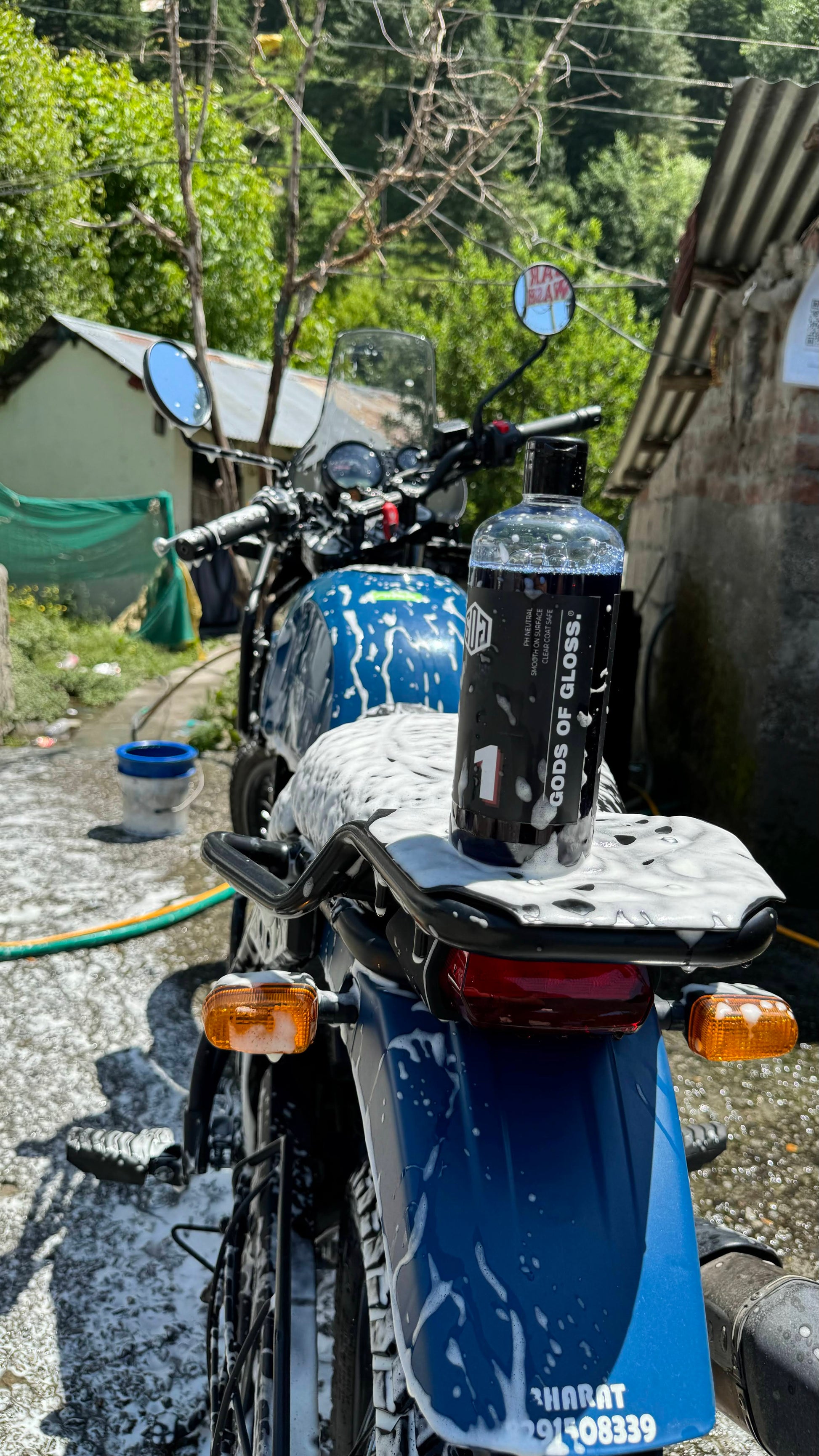 REVIVE – Premium Foam Car Wash Shampoo